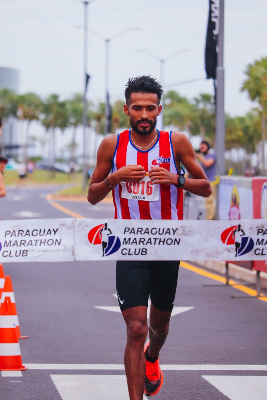 Derlys Ayala, actual campeón sudamericano de Maratón. Foto: COP.