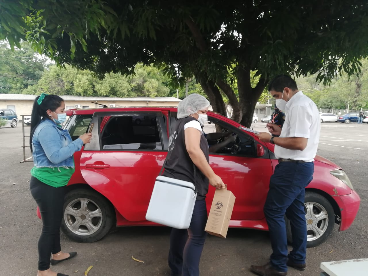 Nueva jornada de vacunación contra el Covid-19 en el campus de la UNA. Foto: Wilma Gaona, periodista de Unicanal.