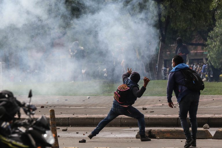 Caos en Colombia: ONU rechaza uso excesivo de la fuerza