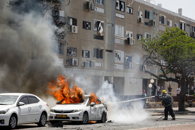 Varios edificios fueron dañados tras los bombardeos. Foto: Reuters.