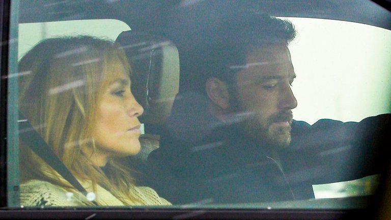 ¿Dónde hubo fuego, cenizas quedan? Jennifer López y Ben Affleck regresan tras 17 años de separación.