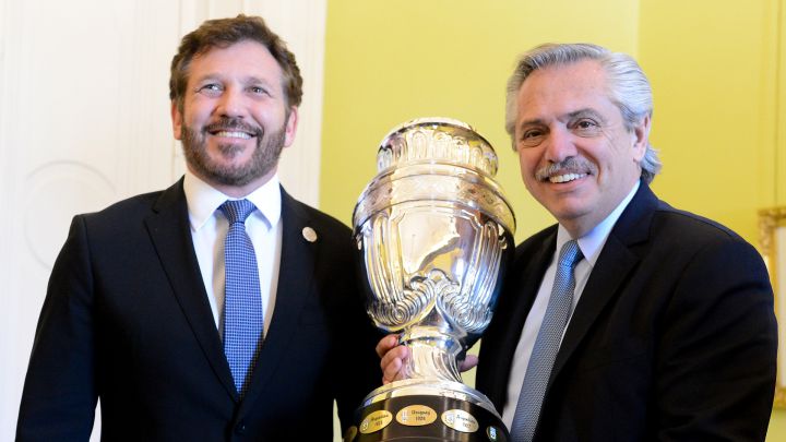 Tras la reunión entre Alberto Fernández y Alejandro Domínguez, todo indica que Argentina será sede única de la Copa América 2021.