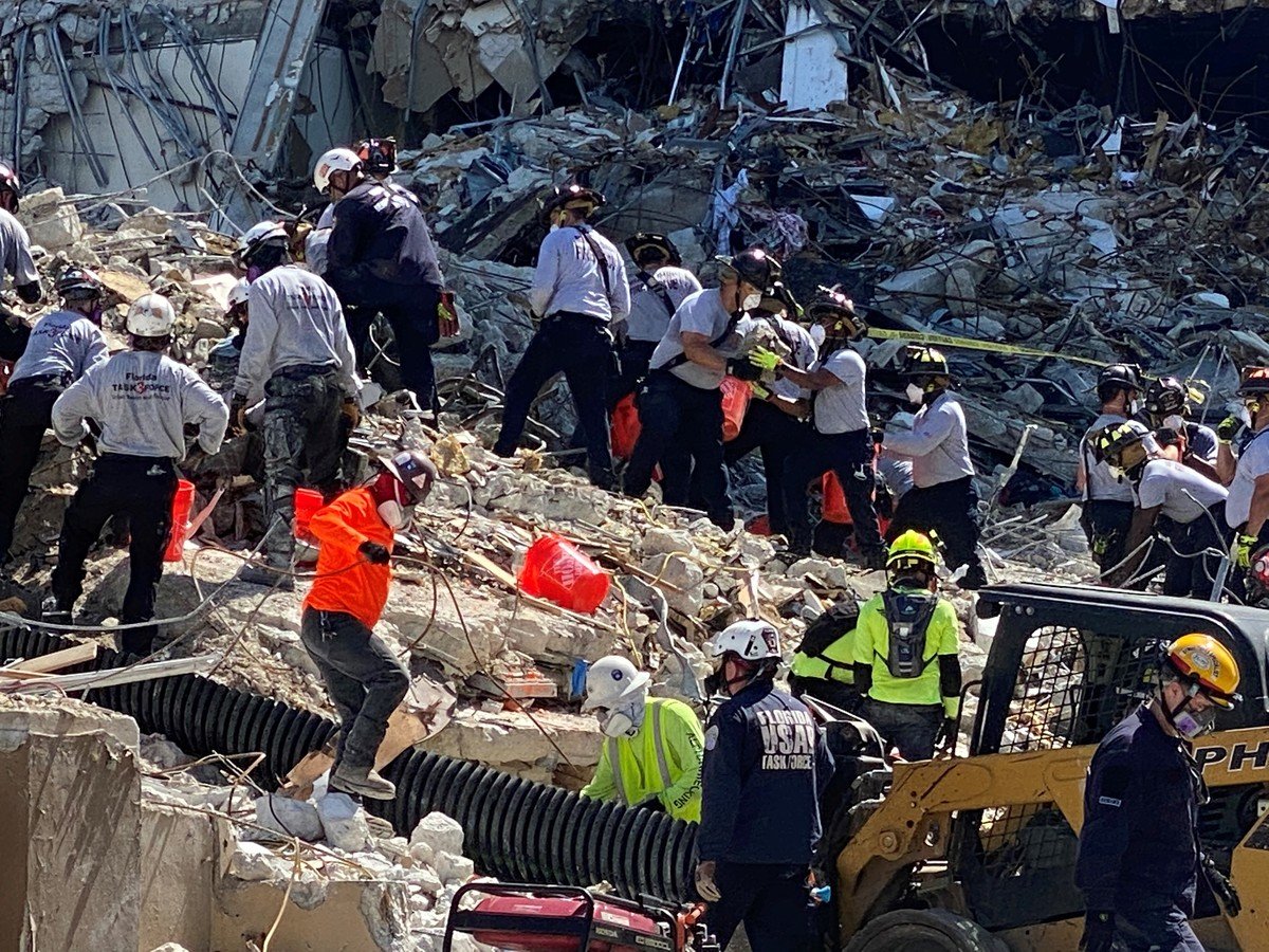 Por inestabilidad del edificio, paran búsqueda en lugar del derrumbe en Miami