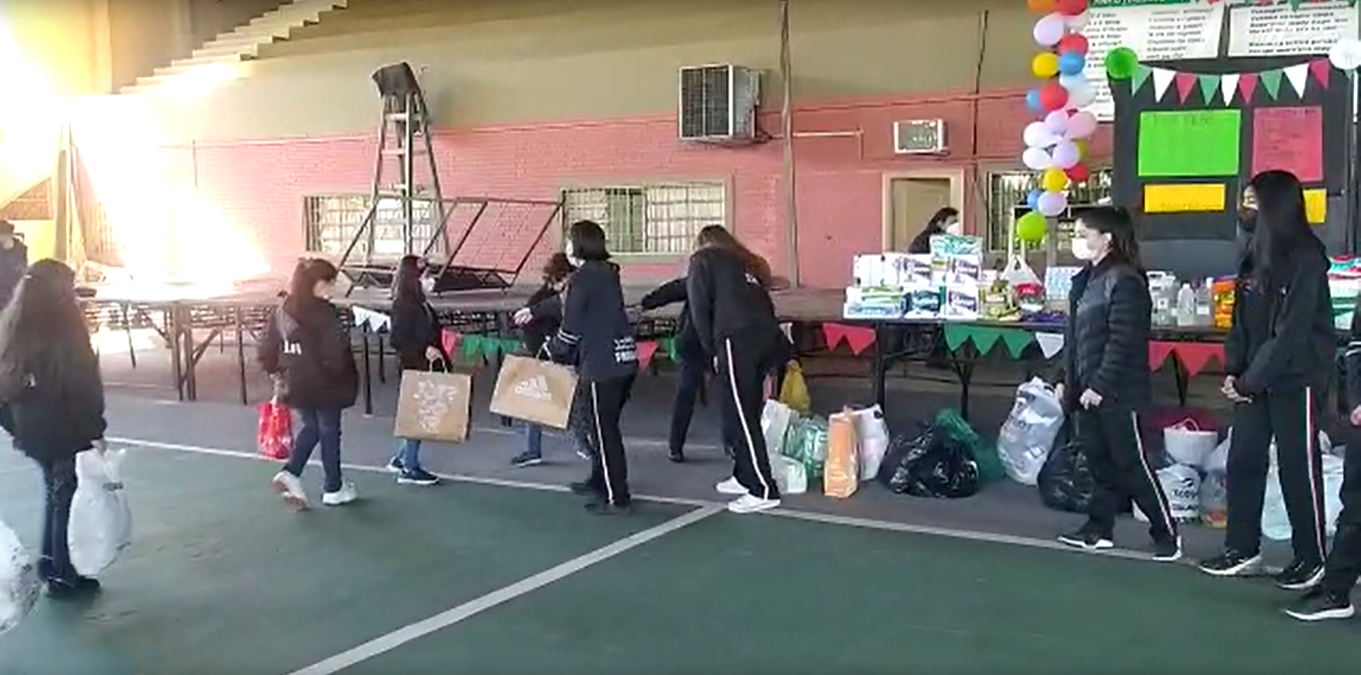 Estudiantes llevan a cabo maratón solidaria en beneficio de un albergue. Foto: captura de pantalla.