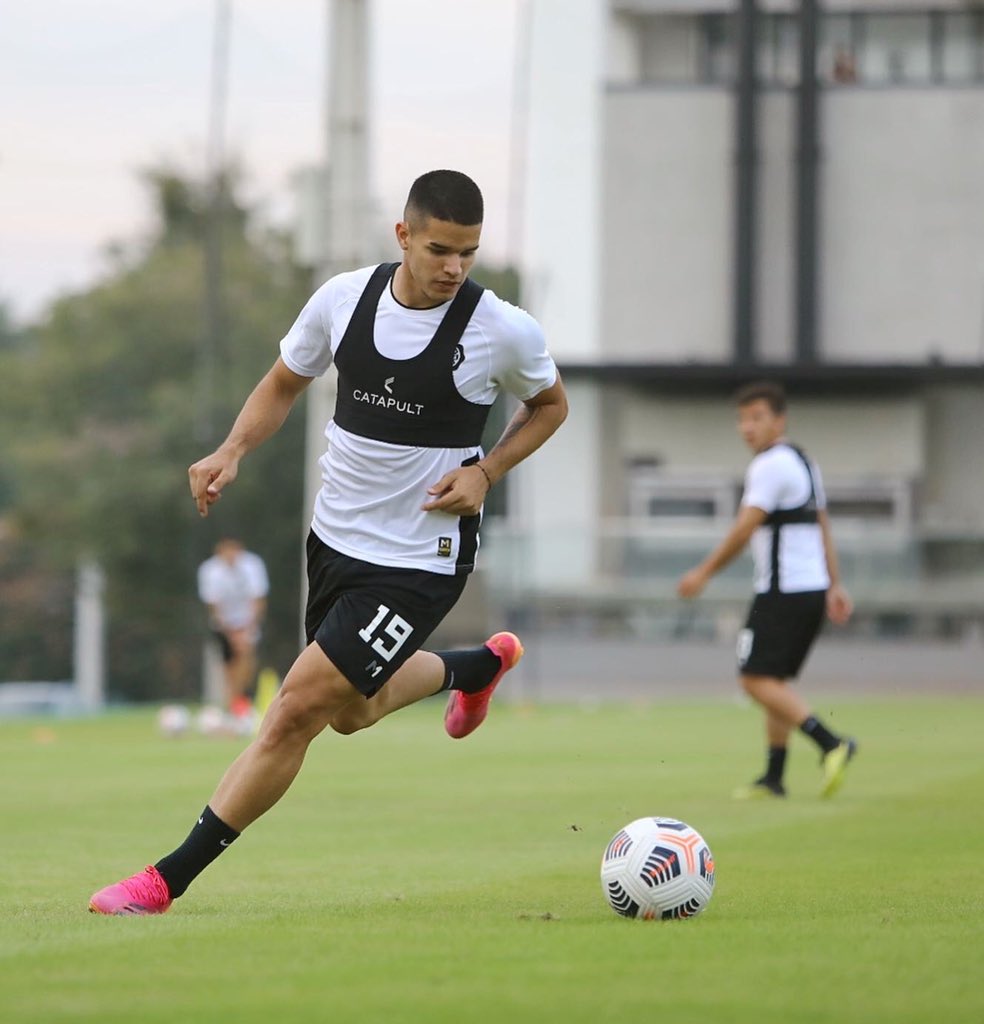 Gustavo Peralta, jugador del Club Olimpia. Foto: gentileza.