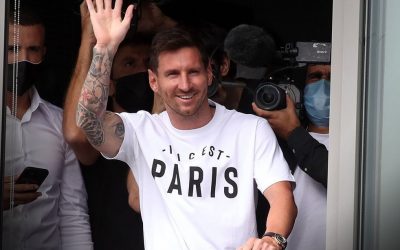 Lio Messi fue ovacionado, tras su arribo a París