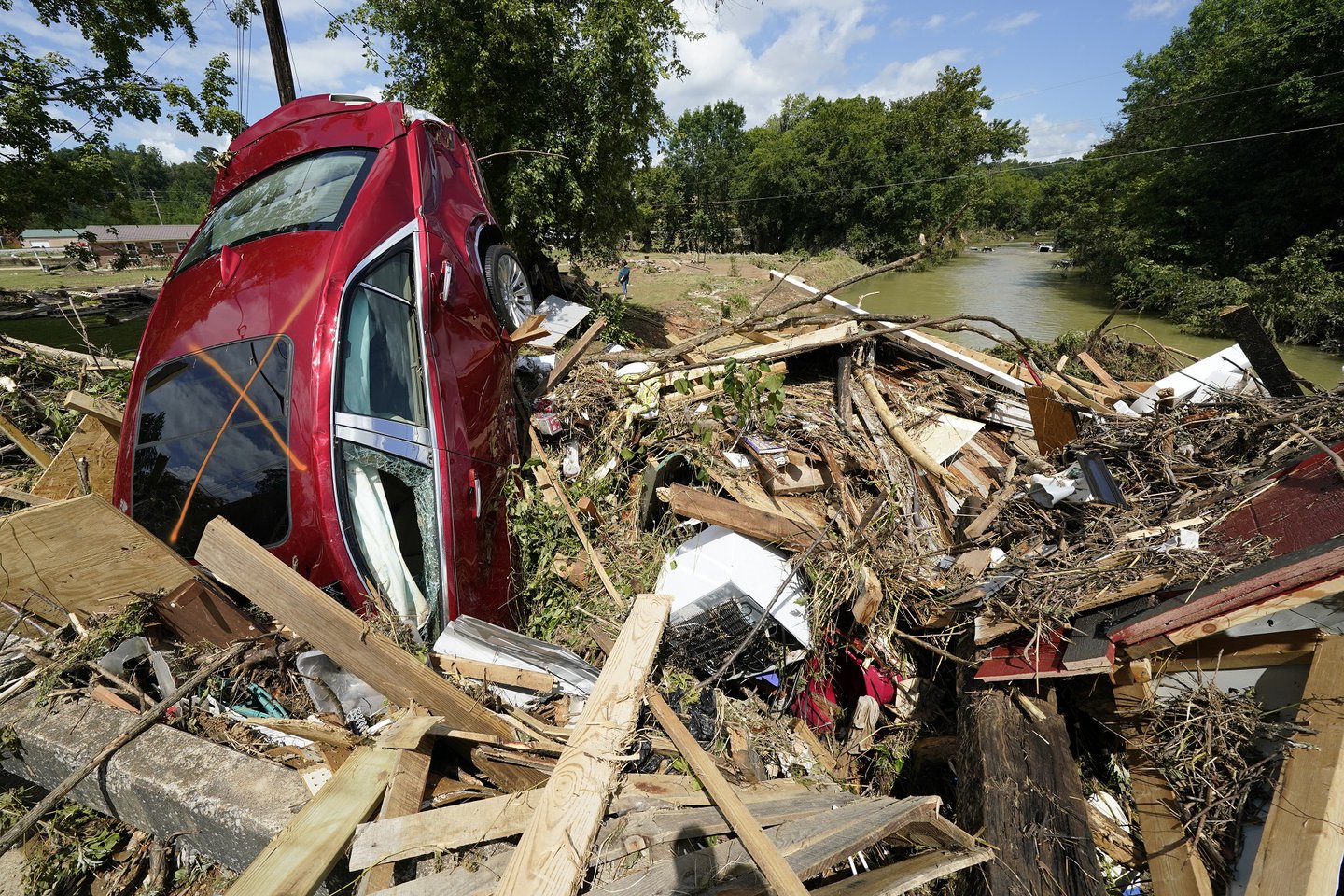 Reportan más de 20 fallecidos y 17 desaparecidos en Tennessee tras histórica inundación. Foto: Infobae.