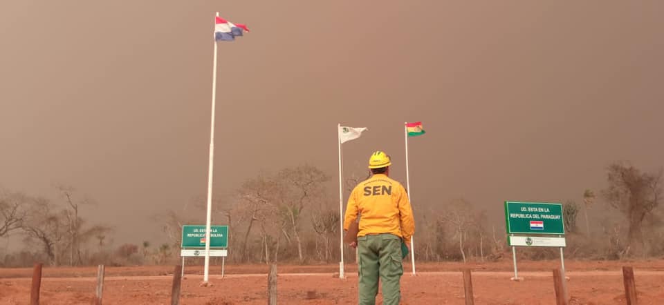 Llamas del incendio de Bolivia ingresaron el domingo al Chaco paraguayo
