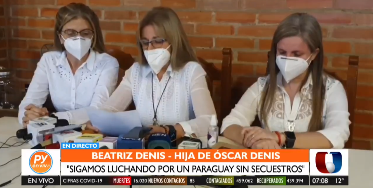 Conferencia de prensa de la familia de Óscar Denis a un año de su secuestro. Foto: captura de pantalla.