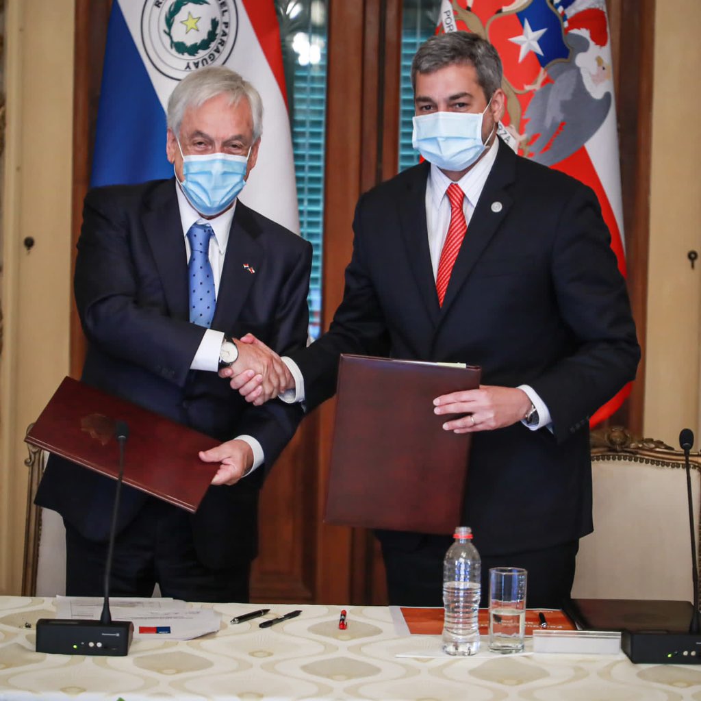 Acuerdo firmado entre los presidentes de Chile y Paraguay. Foto: Presidencia.