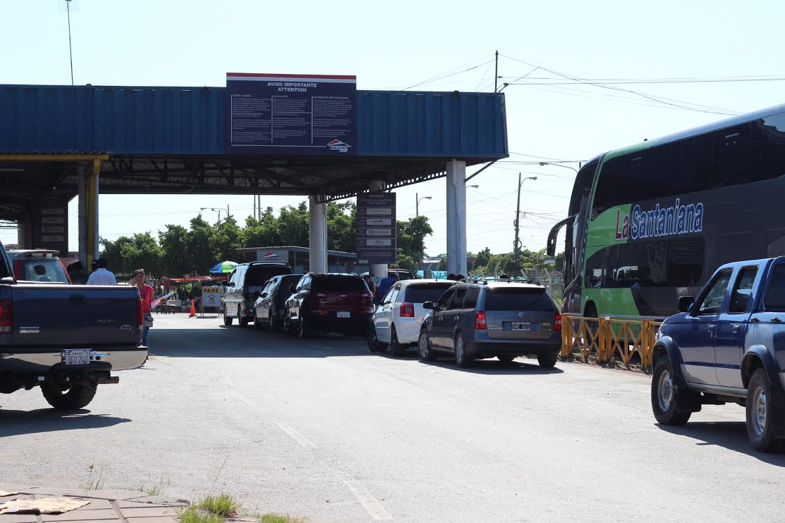 Tráfico vecinal fronterizo permite la compra de productos de Argentina, según el MIC. Foto: Agencia IP.