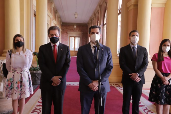 Autoridades del Ejecutivo informaron la decisión en conferencia de prensa en Palacio de Gobierno. Foto: Presidencia.