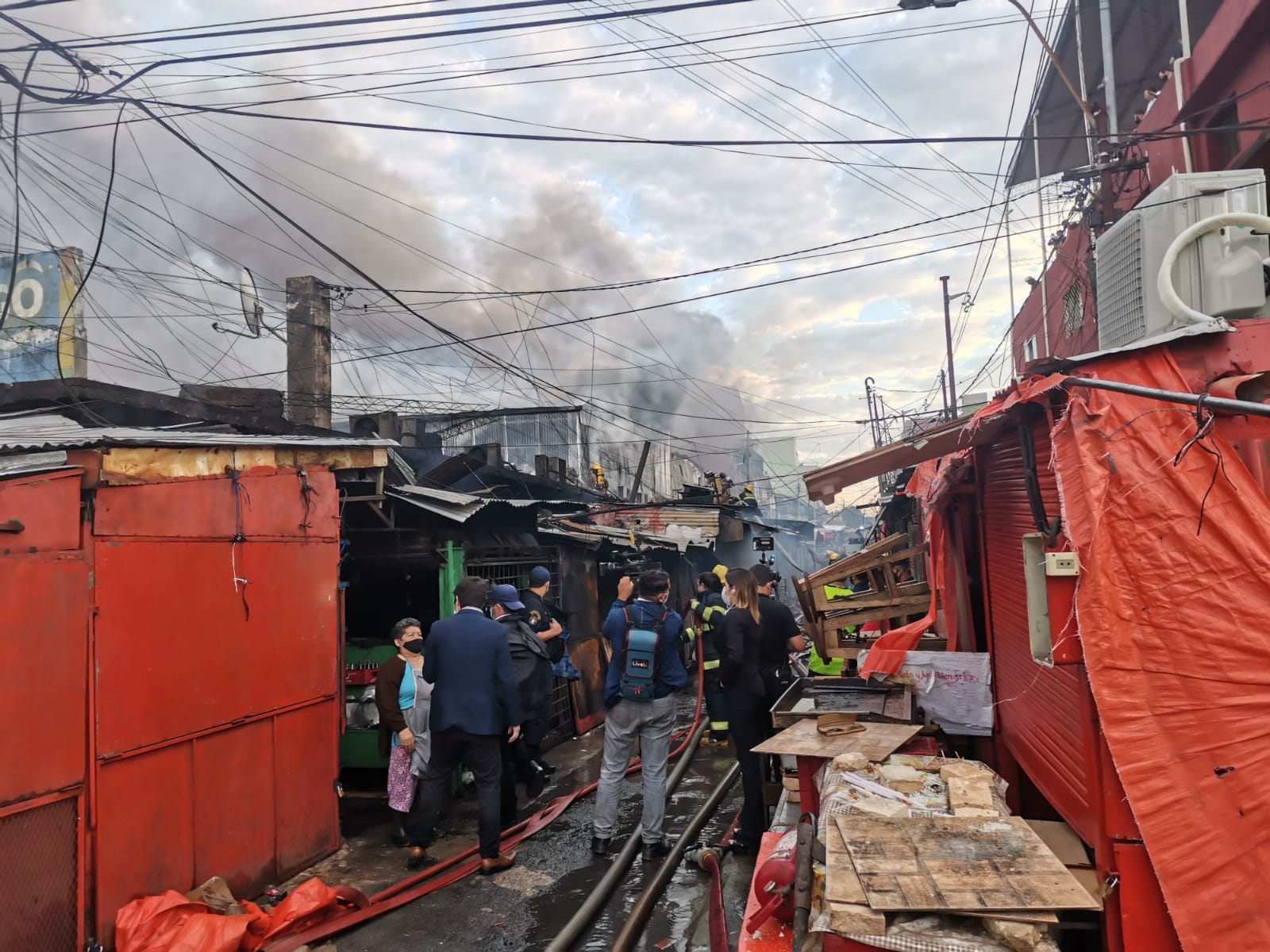 Desde la PMT de Asunción recomiendan evitar ciertas avenidas, tras incendio. Foto: gentileza.