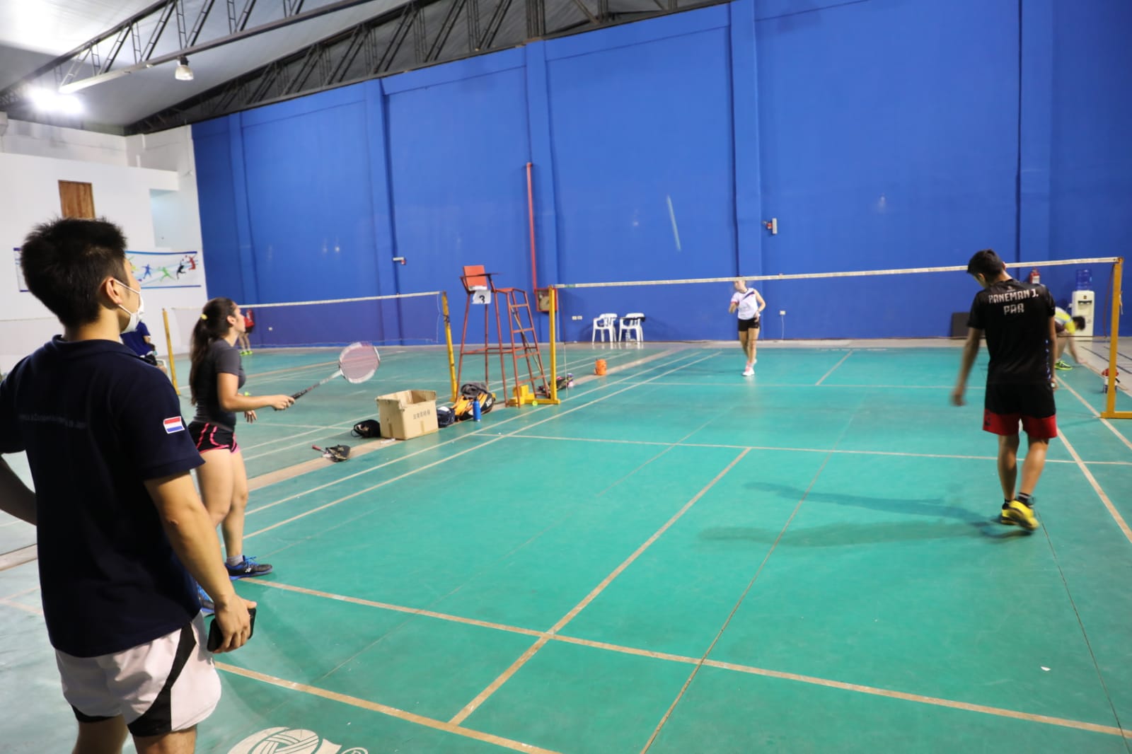 Voluntario de JICA entrena a badmintonistas de cara a ODESUR 2022. Foto: gentileza.