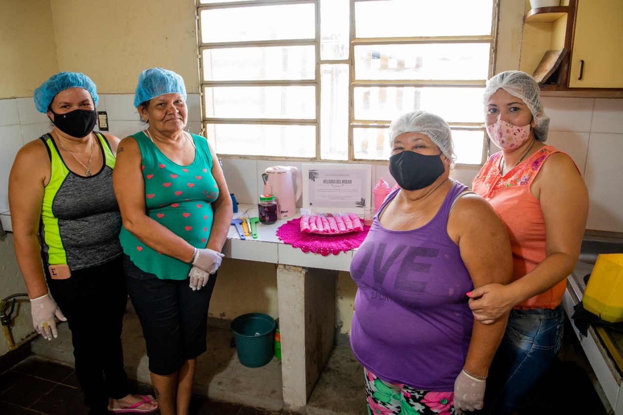 Para ayudar a sus familias, mujeres privadas de su libertad fabrican helados gourmet. Foto: gentileza.