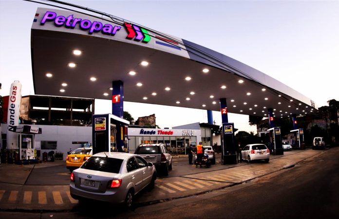 Estaciones de servicio de Petropar ya se encuentran reabastecidas. Foto: Agencia IP.