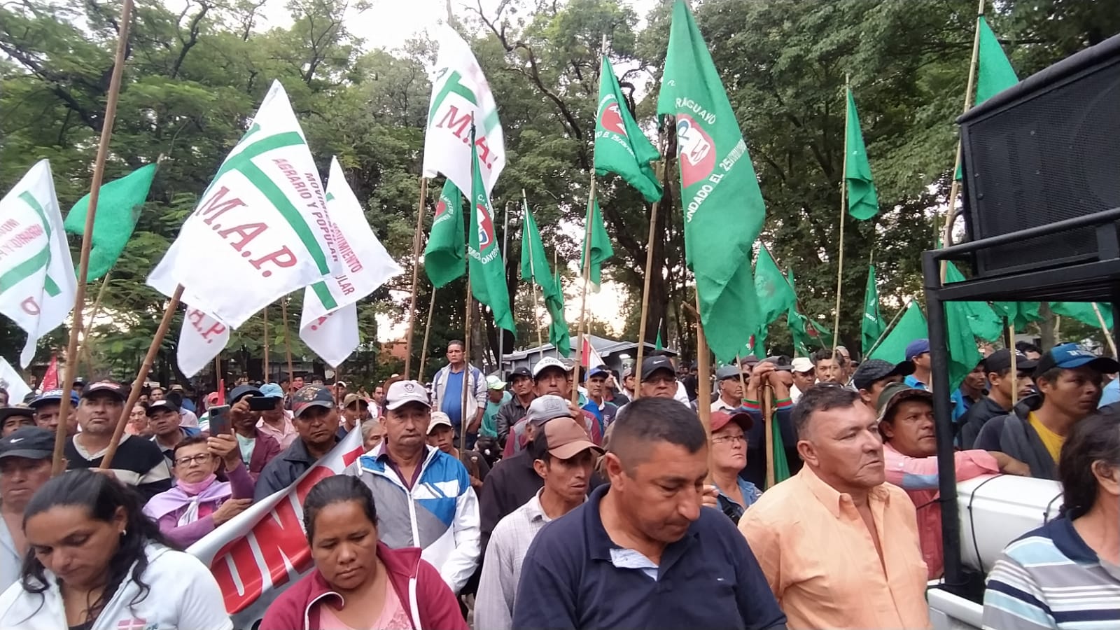 Campesinos llegan hasta Asunción y anuncian marcha para este jueves. Foto: Osmar Henry.