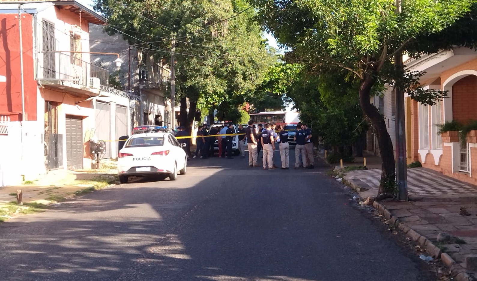 Presuntos sicarios asesinan a un hombre en Asunción. Foto: Policía Nacional.