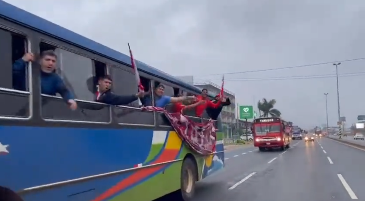 Policía Nacional garantiza seguridad, tras amenazas de supuestos ‘barras’ del Independiente. Foto: captura de pantalla.