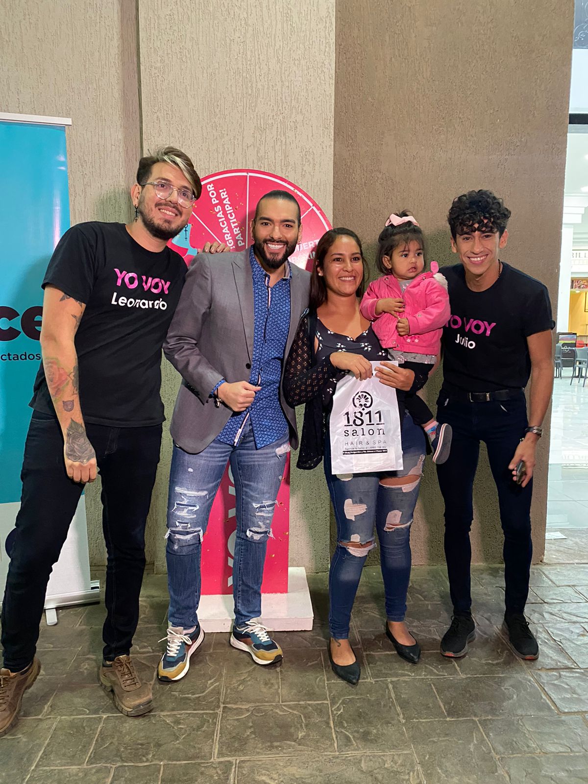 La Ruleta de 'Yo Voy' recorre diferentes centros comerciales del país, premiando con regalos de peluquería a todos los que se animen a probar suerte. Foto: Gentileza.