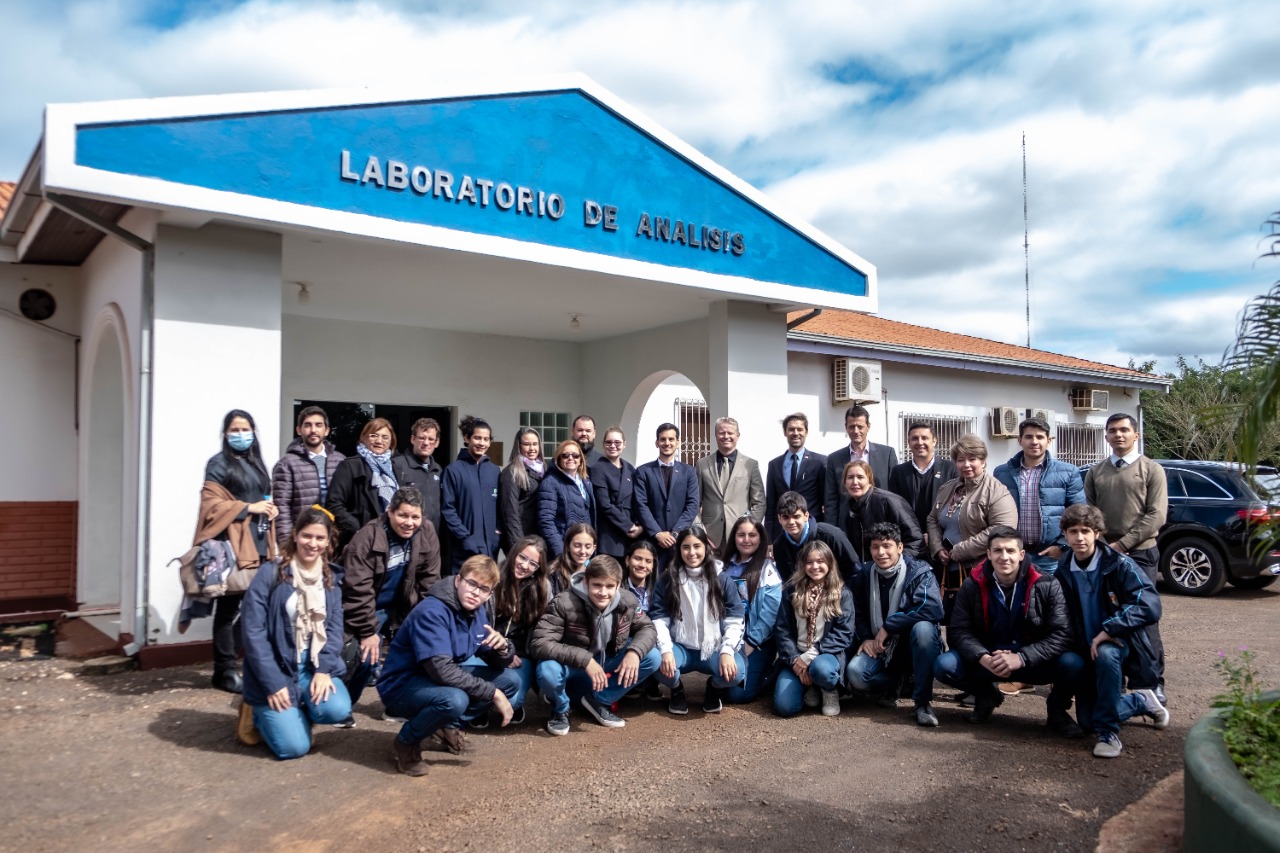 Inauguran primer laboratorio para análisis de agua en Colonia Yguazú. Foto: gentileza.