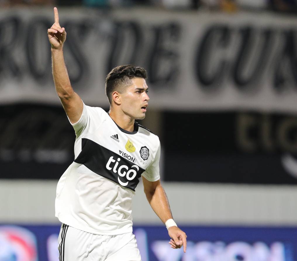 Brian Montenegro, actual jugador de Goianiense, cedido a préstamo por Olimpia. Foto: Olimpia.