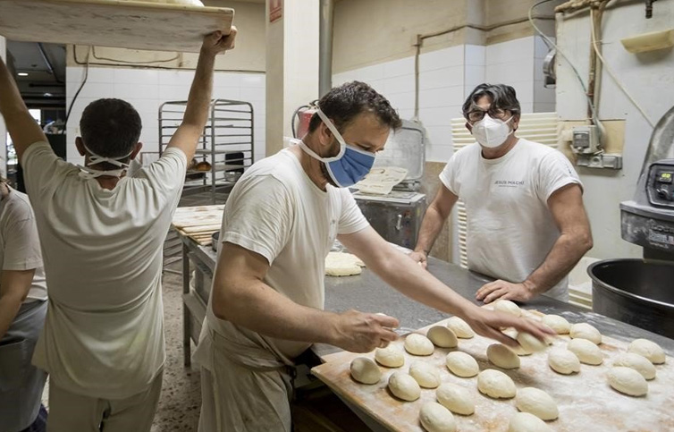 Panaderías esperan reajuste de salario mínimo para anunciar suba del precio de productos. Foto: Agencia IP.