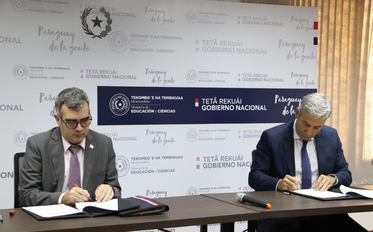 Paraguay y Uruguay firman convenio para implementar estudio de inglés en escuelas. Foto: MEC.