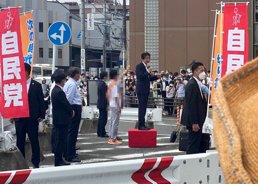 Tras ser baleado, muere el exprimer ministro de Japón, Shinzo Abe. Foto: El País.