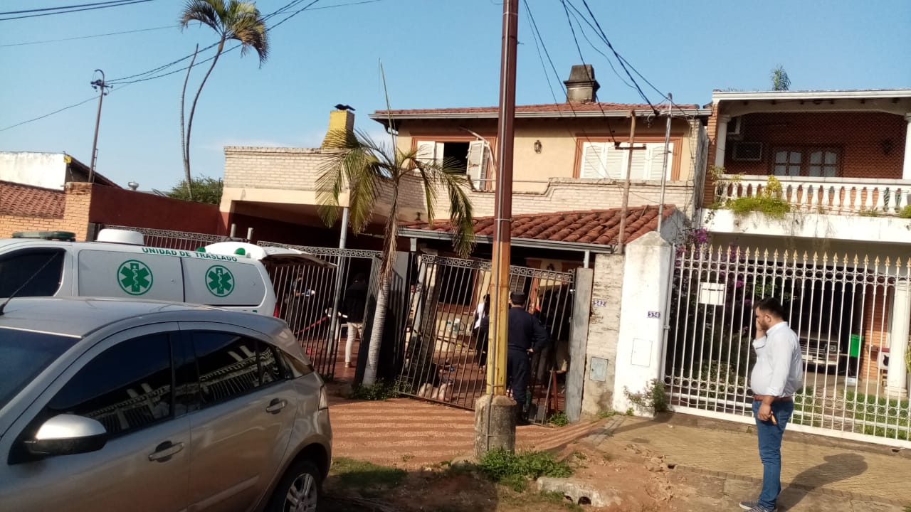 Hallan cadáver en vivienda de un comisario en el barrio Vista Alegre de Asunción. Foto: Andrés Duarte.