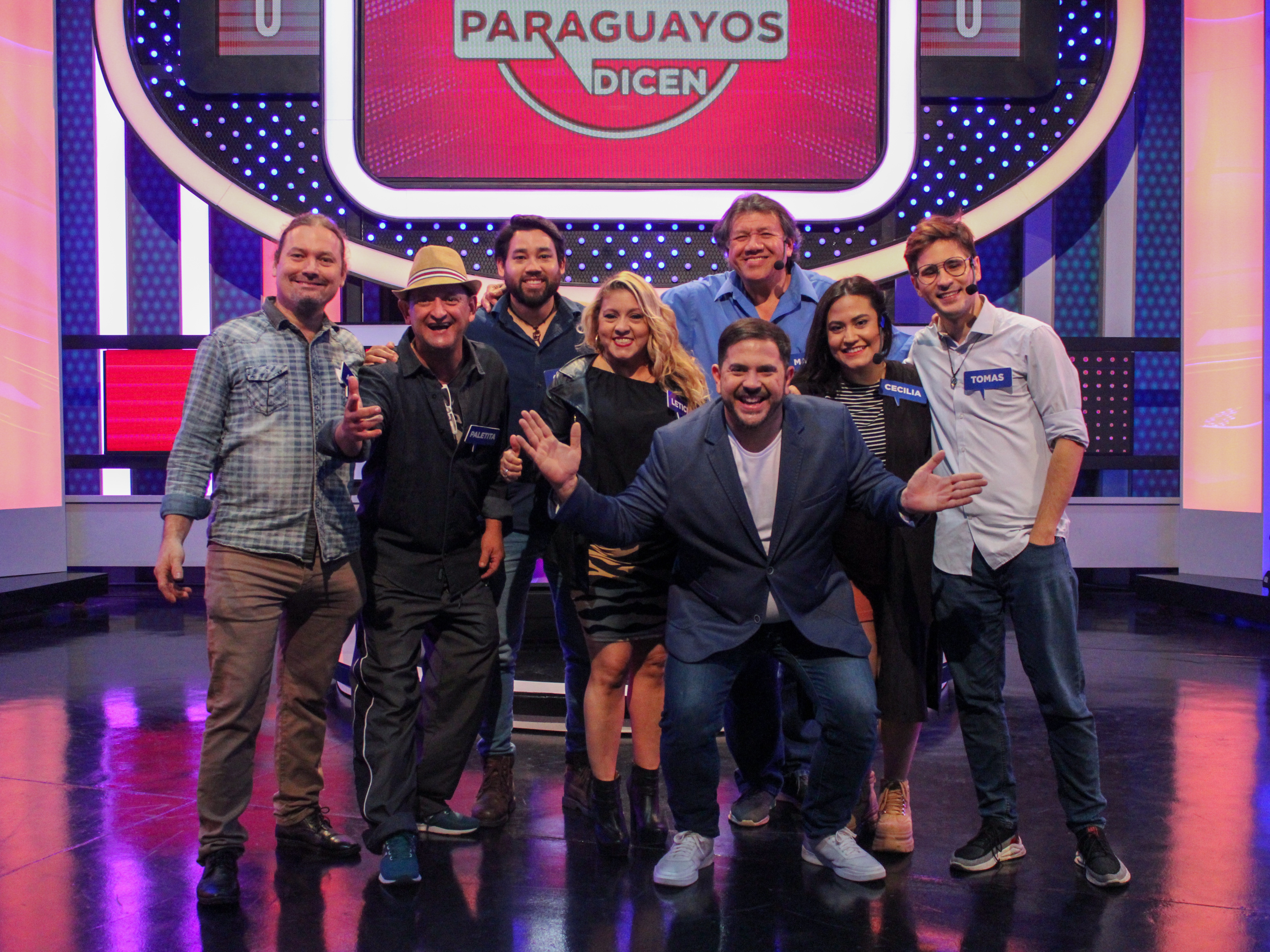 En su segundo especial de famosos, el programa “100 Paraguayos Dicen” contó con la participación de grandes artistas del cine nacional. Foto: Trece.