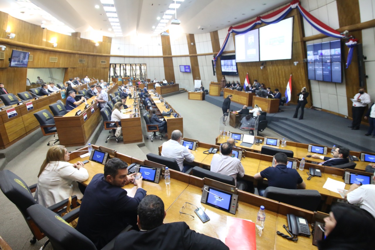 Juicio político contra Quiñónez se postergó para el lunes. Foto: Gentileza.