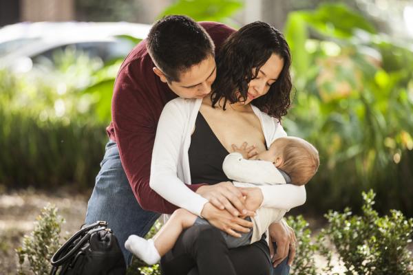 El “entorno social y familiar de la madre es trascendental para el éxito de la lactancia