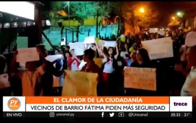 CDE: Vecinos de joven apuñalado marchan hasta la sede policial en reclamo a la inseguridad