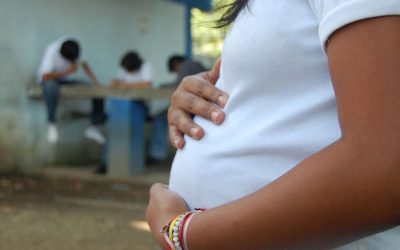 Unas dos niñas dan a luz por día en el Paraguay