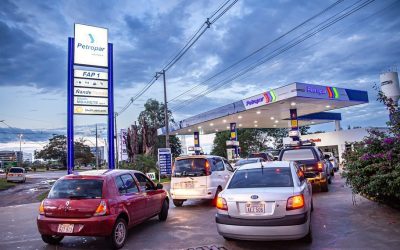 Ínfima reducción en el precio de la nafta 88 y el gas desde el viernes en Petropar