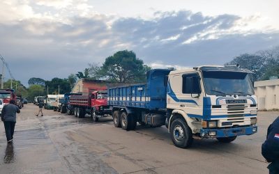 Camioneros y deliverys se instalan frente a Petropar: “Nos mantendremos firmes hasta conseguir nuestro objetivo”