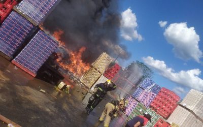 Capiatá: incendio de grandes proporciones en depósito de local comercial