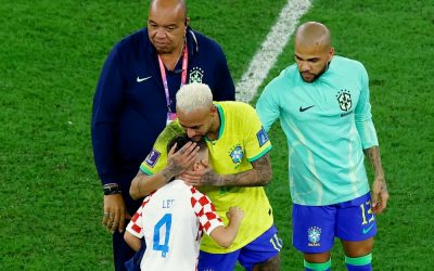 ¡Tierno abrazo entre hijo de jugador de Croacia y Neymar!