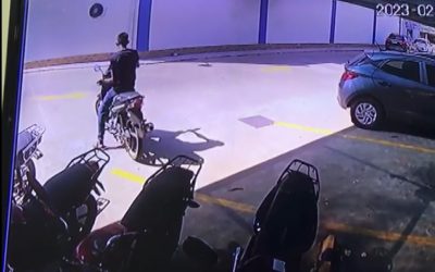 Joven fue descubierto justo cuando intentaba robar una moto